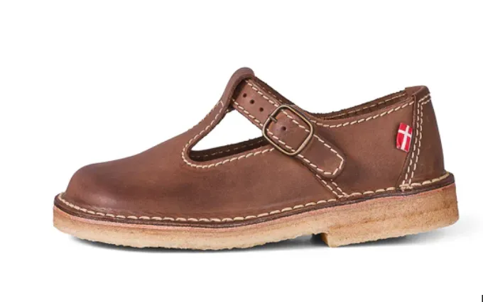Lolland T bar shoe