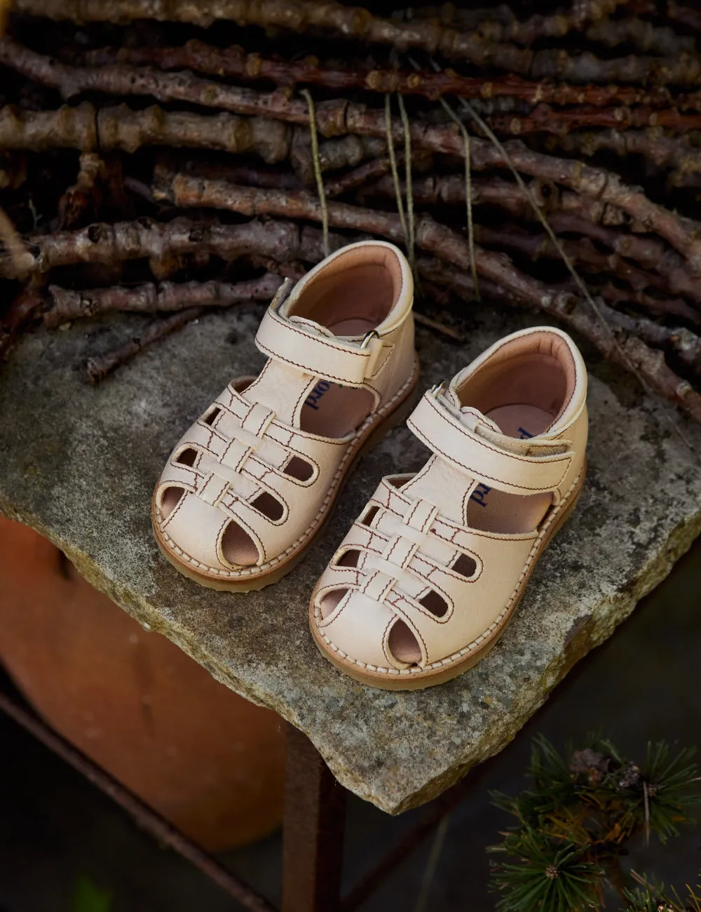 Oscar Sandal - Cream