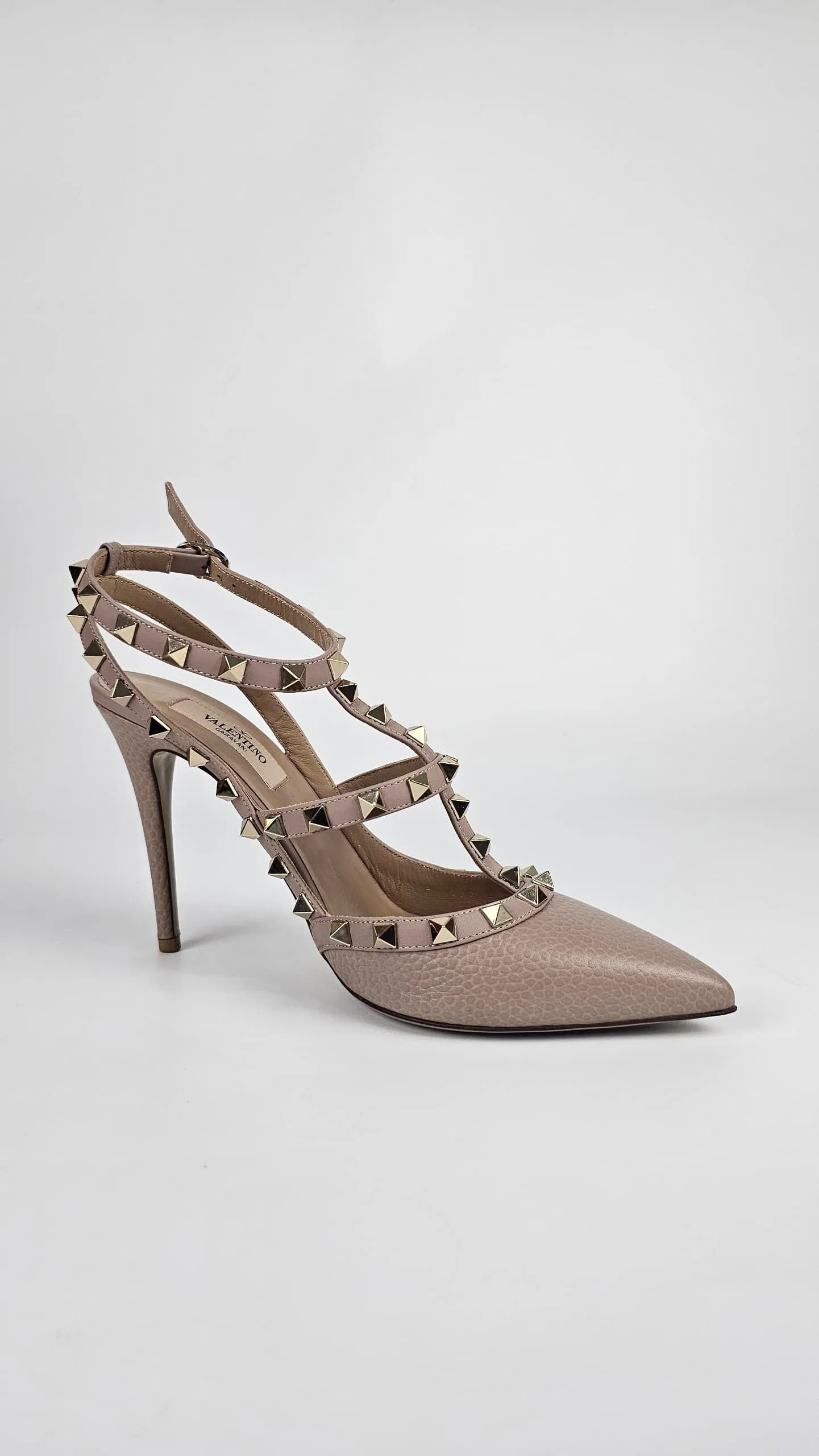 Rockstud Caged Pumps in Pale Pink
