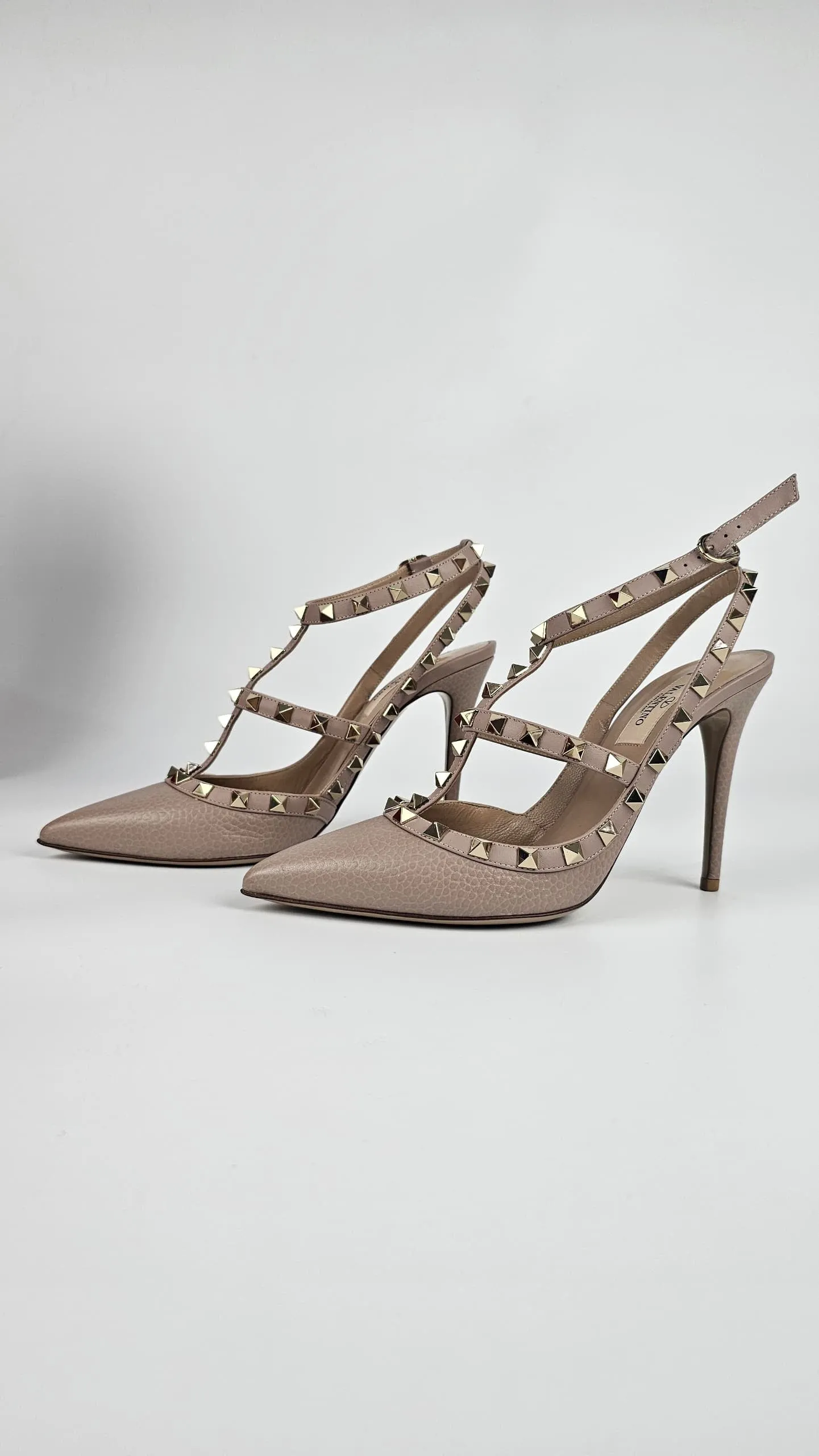 Rockstud Caged Pumps in Pale Pink