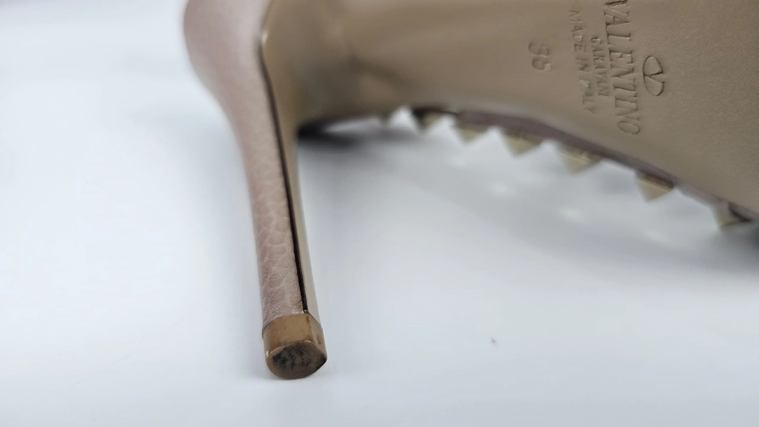 Rockstud Caged Pumps in Pale Pink