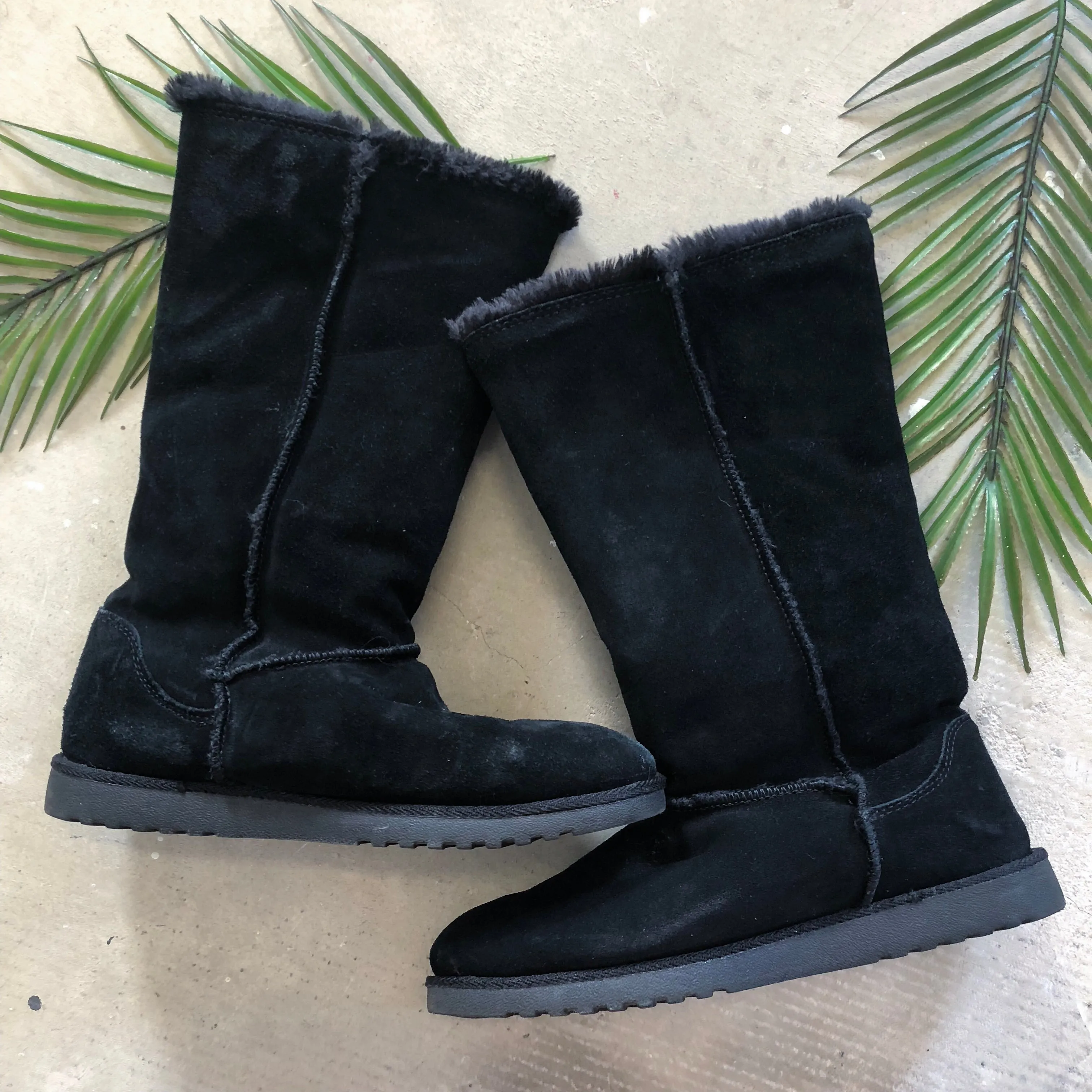 Winter boots - Size 9